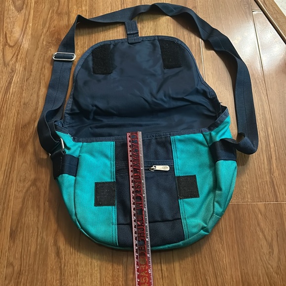 timbuk2 crossbody bag/purse - Picture 9 of 10